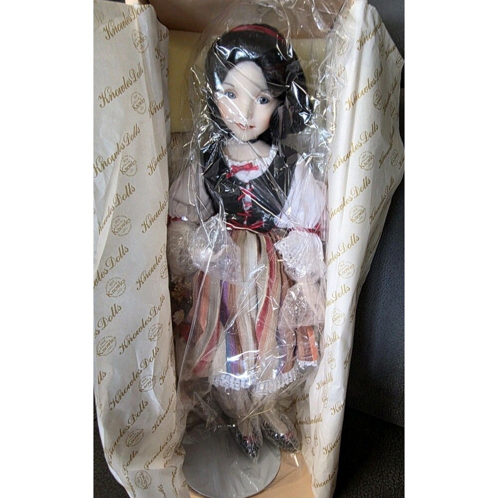 Knowles Heroines From The Fairy Tale Forests Snow White 1990 Vintage Doll